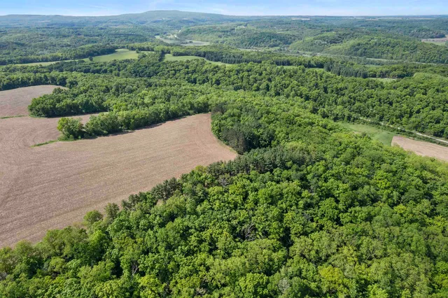 $400,000 | 33.44-acres Zwettler, Blue Mounds, WI 53517