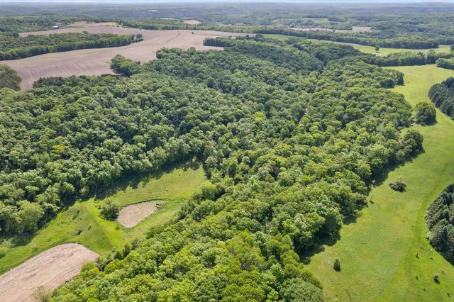 $400,000 | 33.44-acres Zwettler, Blue Mounds, WI 53517