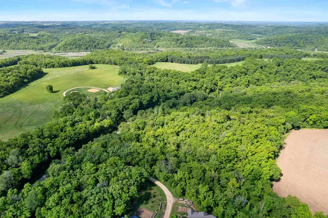 $400,000 | 33.44-acres Zwettler, Blue Mounds, WI 53517