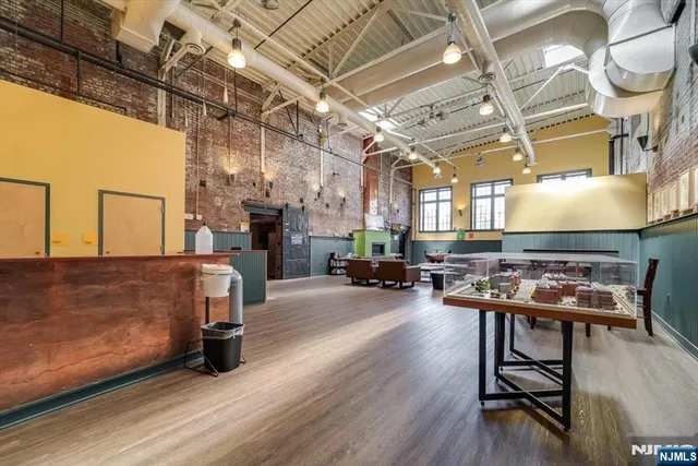 $349,000 | 186 Wayne Street, Unit 214D, Jersey City, NJ 07302