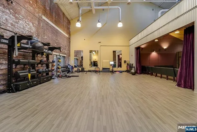 $349,000 | 186 Wayne Street, Unit 214D, Jersey City, NJ 07302