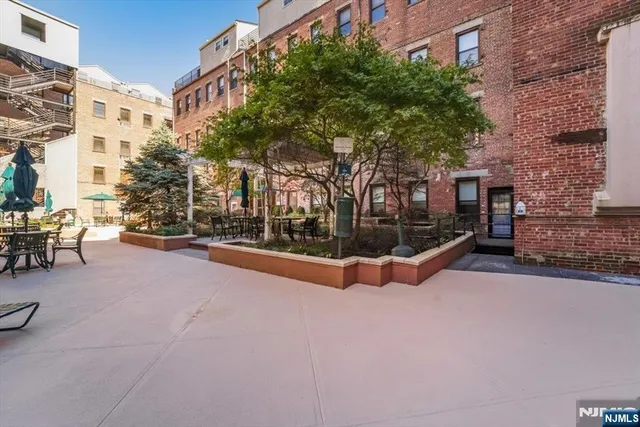$349,000 | 186 Wayne Street, Unit 214D, Jersey City, NJ 07302