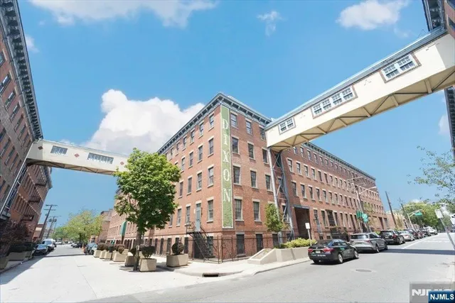 $349,000 | 186 Wayne Street, Unit 214D, Jersey City, NJ 07302