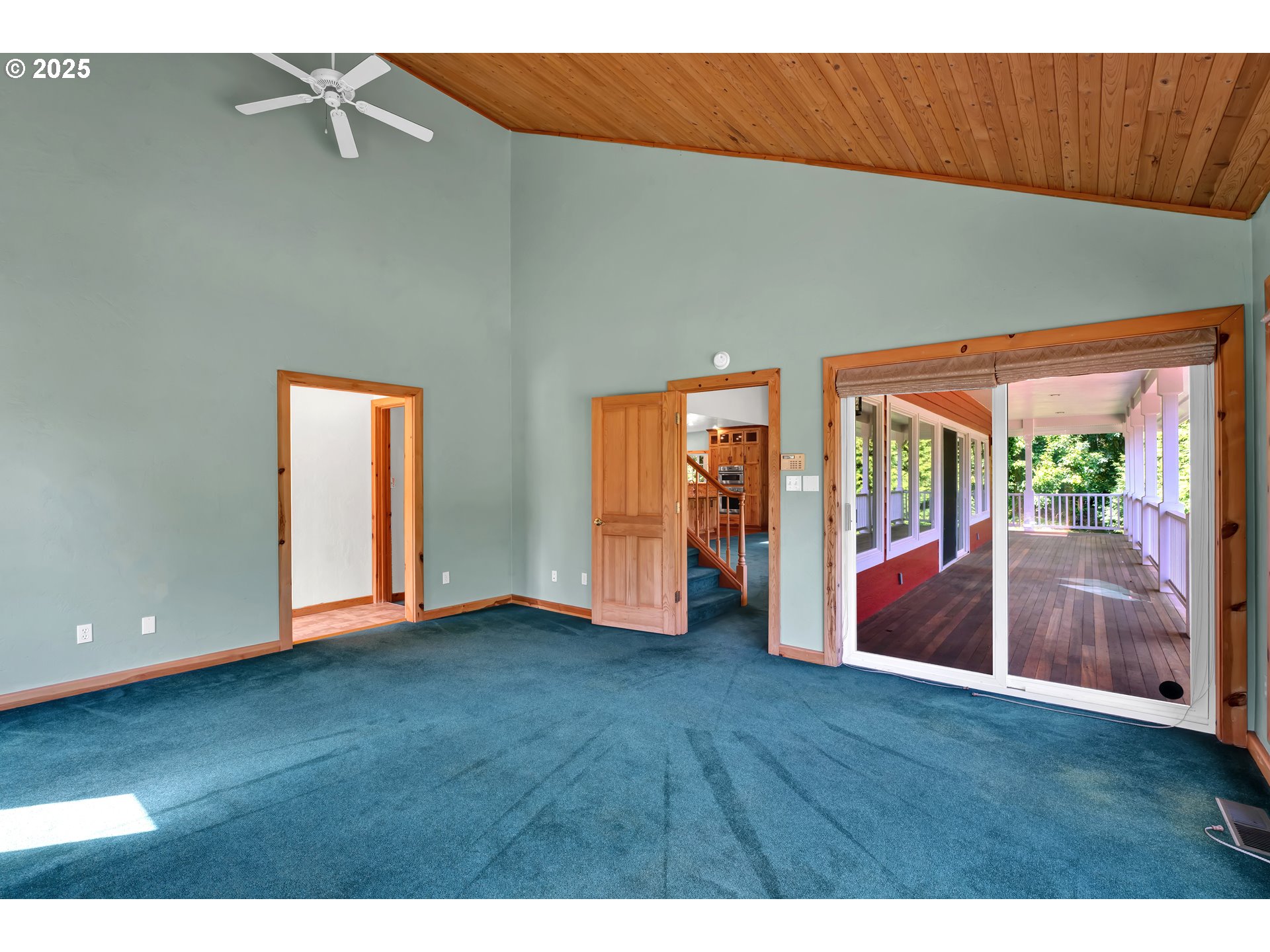 78341 Snauer Lane Cottage Grove, OR 97424 - Photo 20 of 48 a view of an empty room with floor to ceiling window