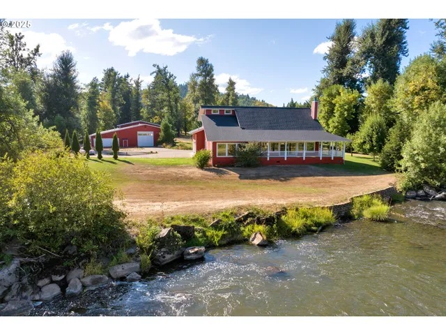 a view of outdoor space with trees