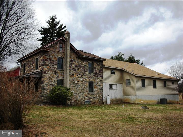 3967 Parestis Road Barto, PA 19504 - Photo 1 of 16 Exterior Side
