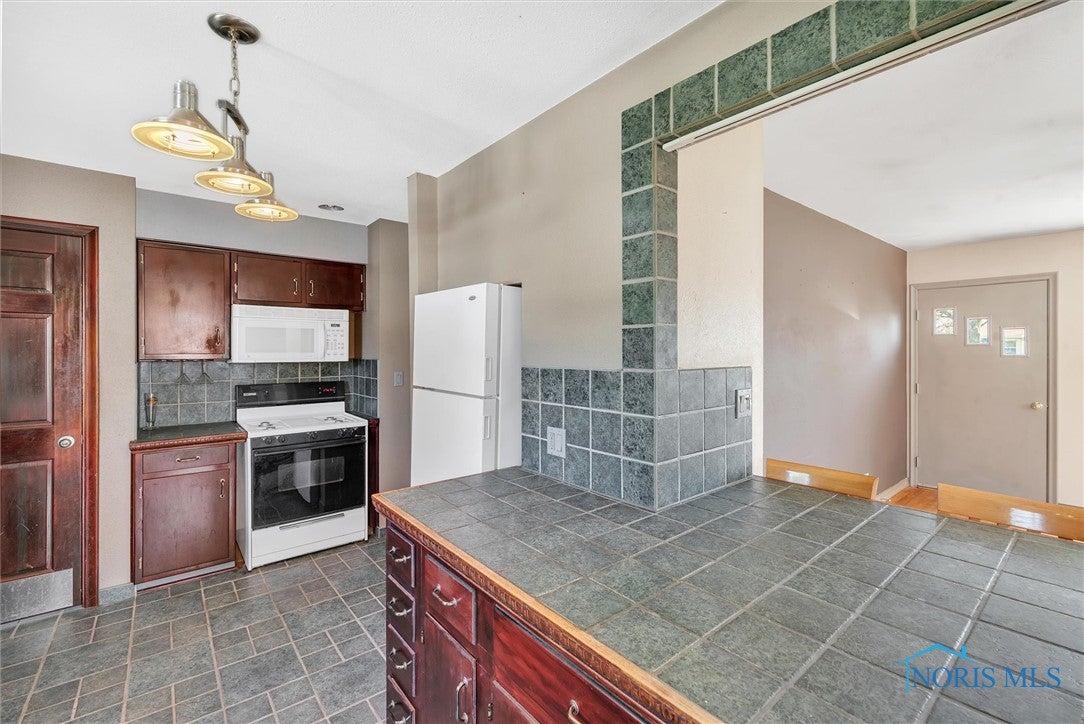 5047 Trimble Road Toledo, OH 43613 - Photo 17 of 36 Gallery Image 17