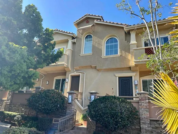 $1,450,000 | 2760 Carlsbad Boulevard, Unit 102, Carlsbad, CA 92008