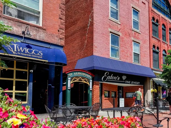 $379,000 | 189 Pearl Street, Unit 104, St. Albans, VT 05478