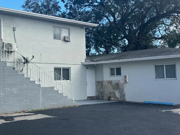$2,400 | 126 Northwest 8th Avenue, Unit 1, Dania Beach, FL 33004
