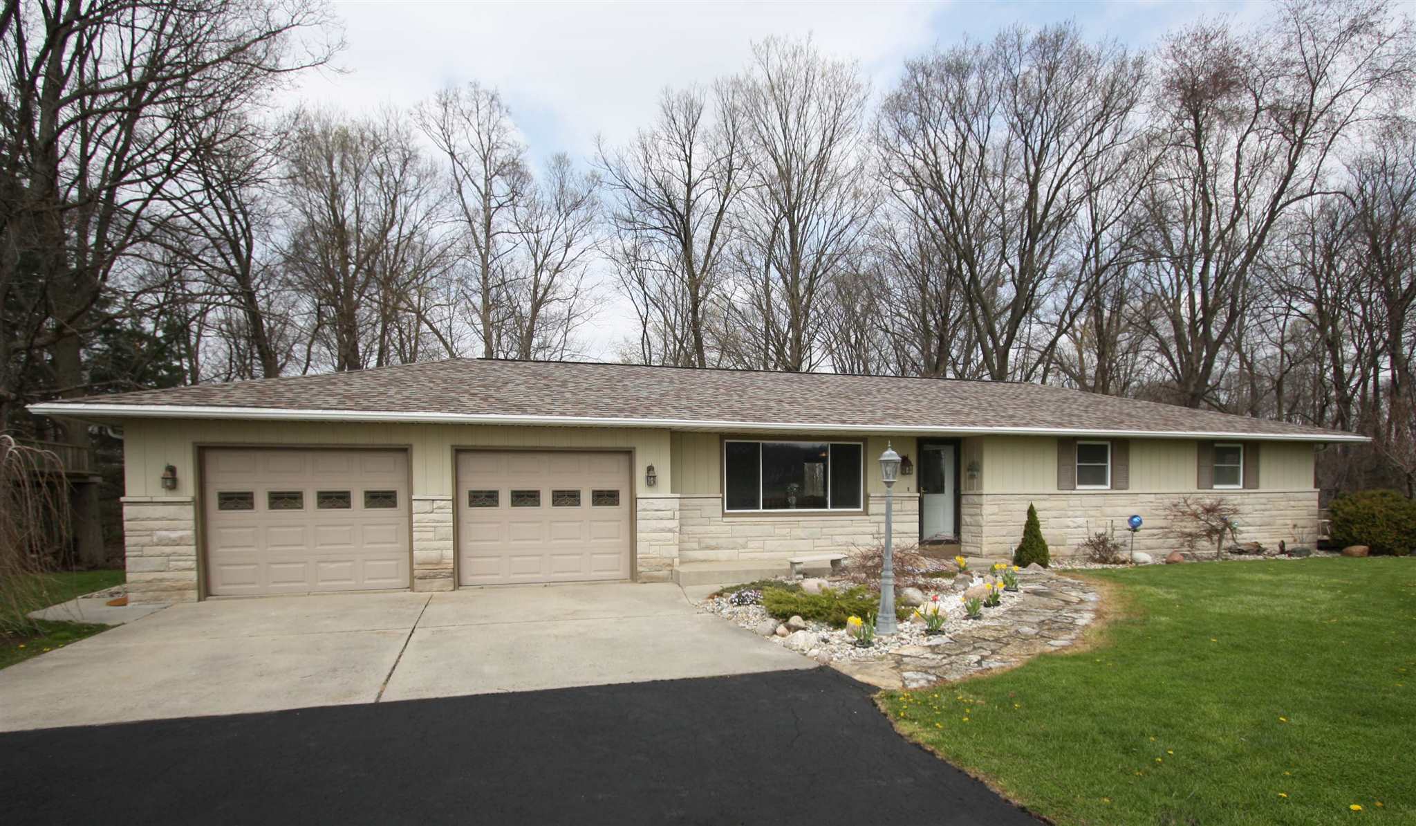 11821 St Joe Road Grabill, IN 46741 - Photo 3 of 36