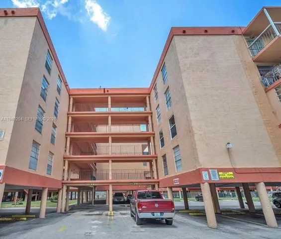 $2,000 | 1990 West 56th Street, Unit 1128, Hialeah, FL 33012