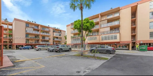 $2,000 | 1990 West 56th Street, Unit 1128, Hialeah, FL 33012