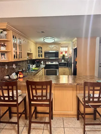 $2,000 | 1990 West 56th Street, Unit 1128, Hialeah, FL 33012