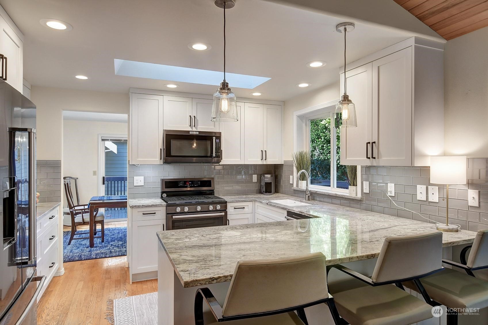 4604 Southwest Monroe Street Seattle, WA 98136 - Photo 7 of 24 Gallery Image 7