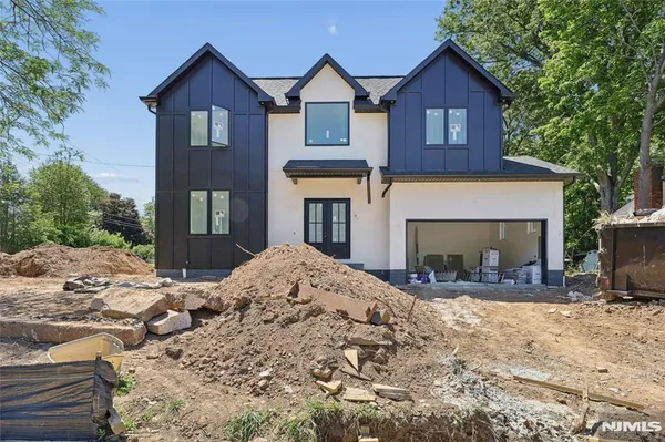 $2,650,000 | 70 Carleton Road, Cresskill, NJ 07626