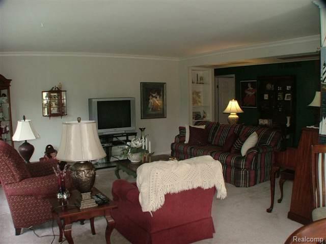 3915 Hedgerow Lane Rochester, MI 48306 - Photo 6 of 12 7