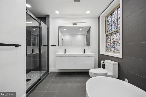 $3,300 | 110 Richmond Street, Philadelphia, PA 19125