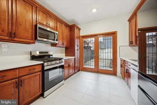 $3,300 | 110 Richmond Street, Philadelphia, PA 19125