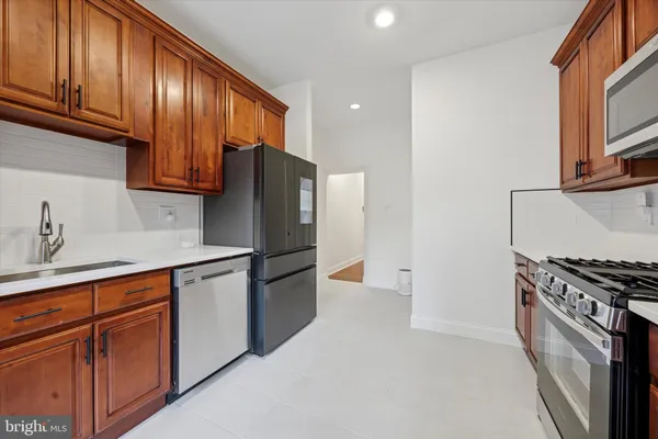 $3,300 | 110 Richmond Street, Philadelphia, PA 19125