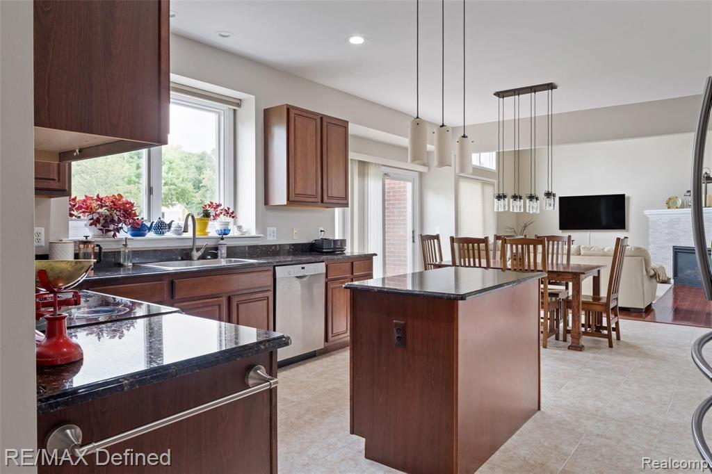 116 Scarborough Lane Rochester Hills, MI 48306 - Photo 14 of 53