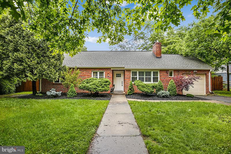 7925 Fort Hunt Road Alexandria, VA 22308 - Photo 1 of 25 Exterior (Front)