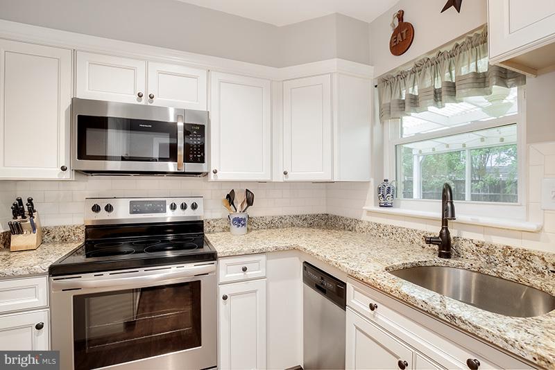 7925 Fort Hunt Road Alexandria, VA 22308 - Photo 11 of 25 Kitchen