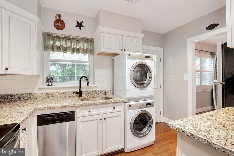 7925 Fort Hunt Road Alexandria, VA 22308 - Photo 12 of 25 Kitchen