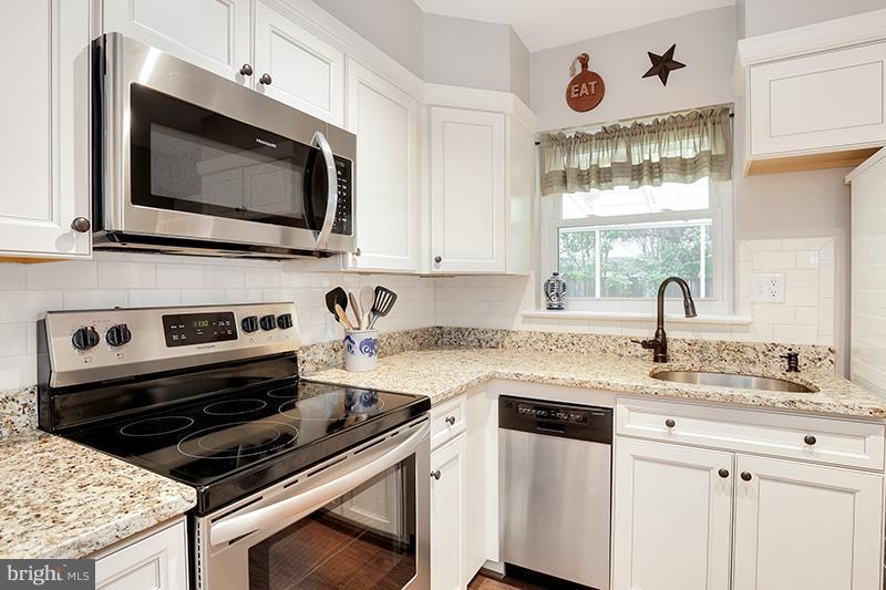 7925 Fort Hunt Road Alexandria, VA 22308 - Photo 13 of 25 Kitchen