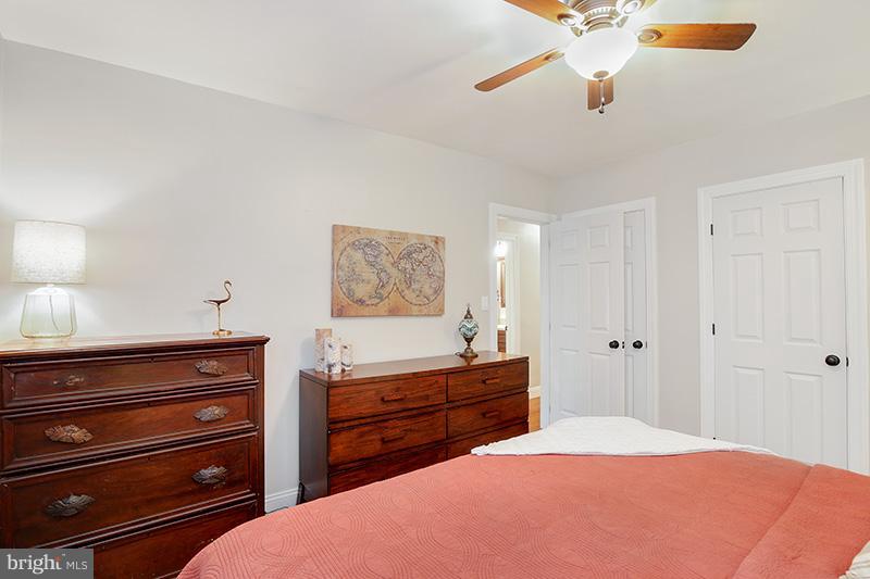 7925 Fort Hunt Road Alexandria, VA 22308 - Photo 19 of 25 Bedroom (Master)