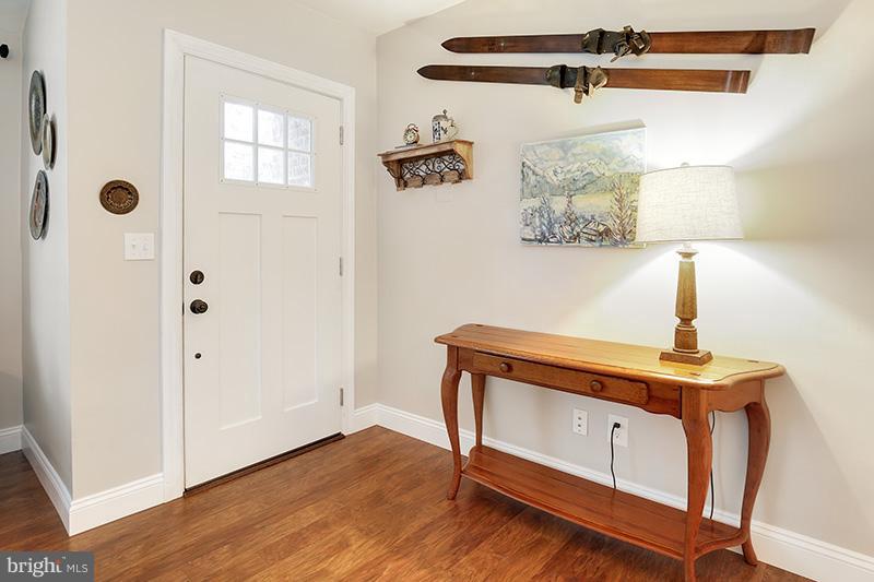 7925 Fort Hunt Road Alexandria, VA 22308 - Photo 3 of 25 Interior (General)