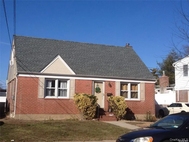 $3,990 | Undisclosed Address, Massapequa, NY 11758