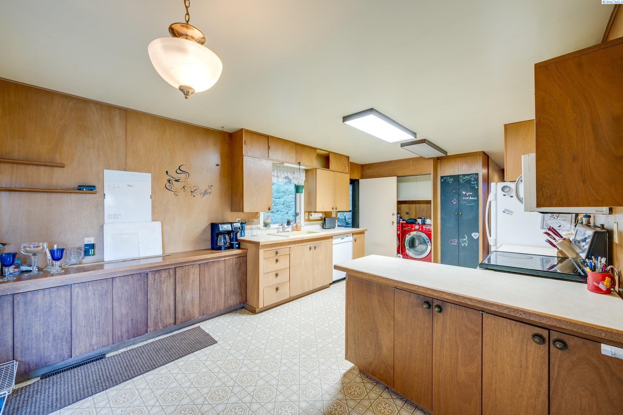235 Southwest Spruce Street Pullman, WA 99163 - Photo 11 of 35 Gallery Image 11