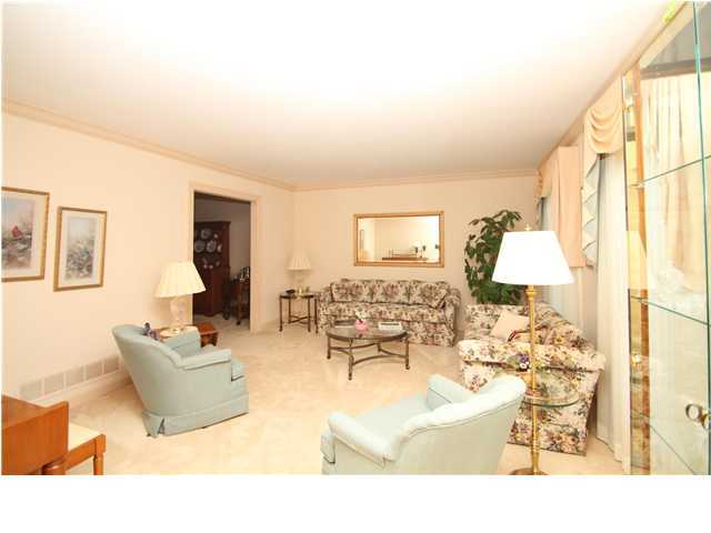 7516 Rockingham Road Prospect, KY 40059 - Photo 4 of 25 Additional Photo