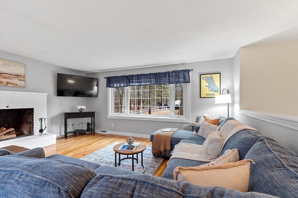 1 Larson Road Wilmington, MA 01887 - Photo 4 of 42 Gallery Image 4