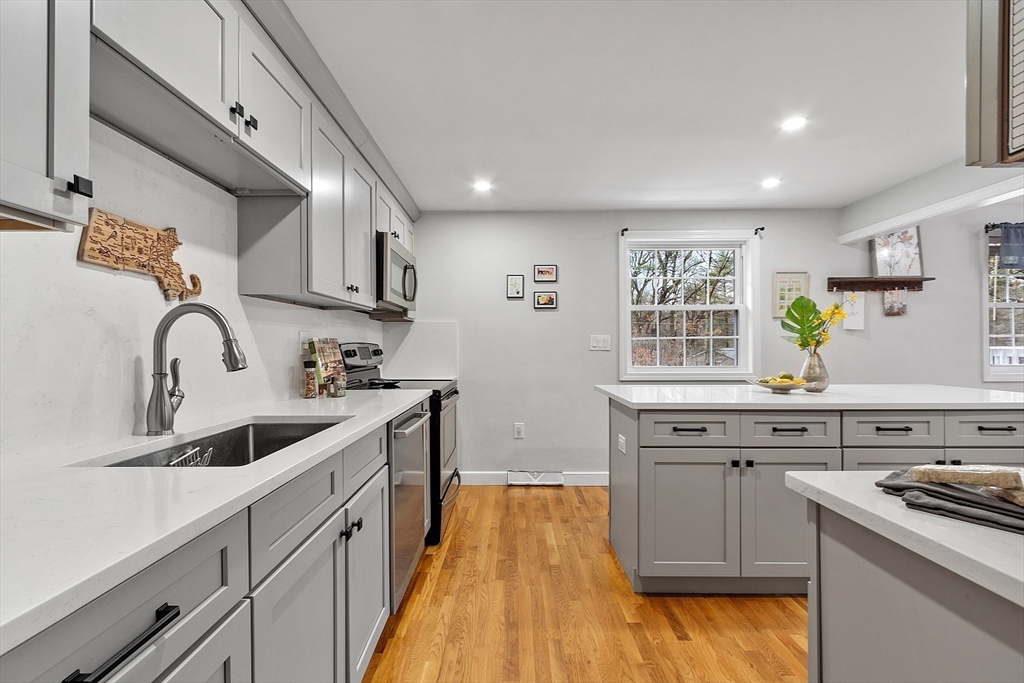 1 Larson Road Wilmington, MA 01887 - Photo 10 of 42 Gallery Image 10