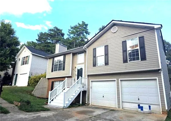 $256,500 | 828 Tradd Court, Stone Mountain, GA 30087