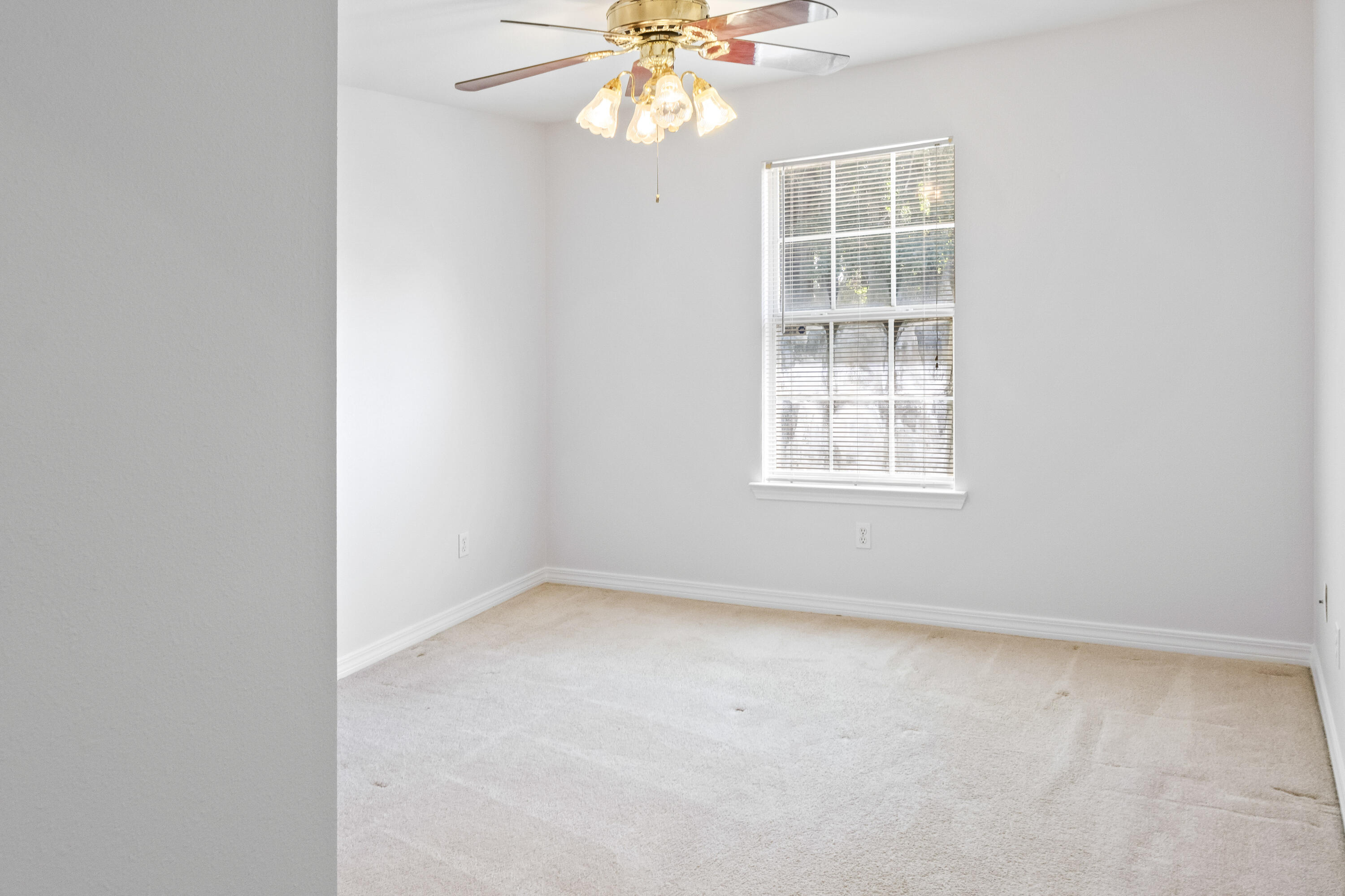 56 Kimberly Ann Drive Santa Rosa Beach, FL 32459 - Photo 23 of 39 an empty room with a window