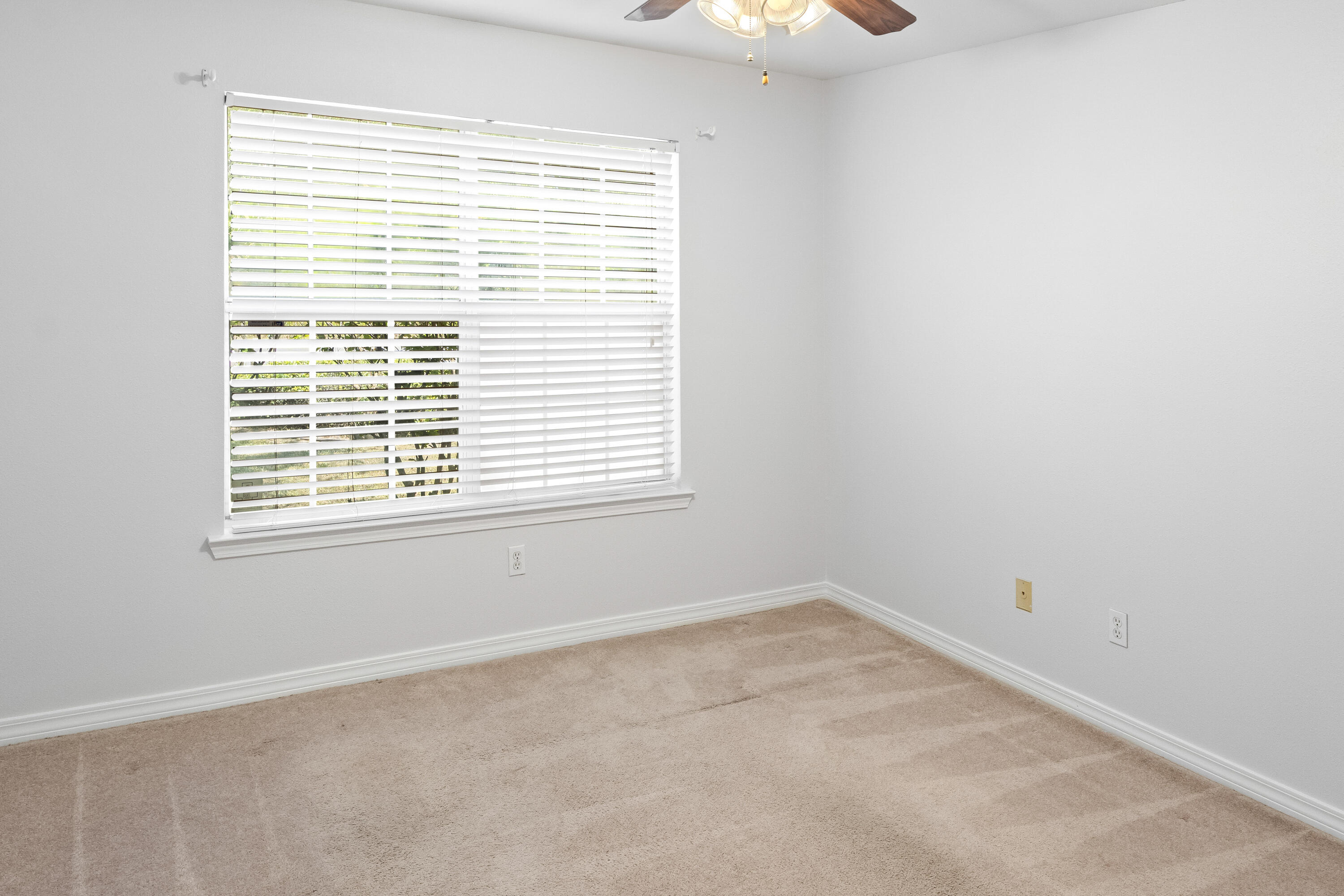 56 Kimberly Ann Drive Santa Rosa Beach, FL 32459 - Photo 29 of 39 an empty room with a window