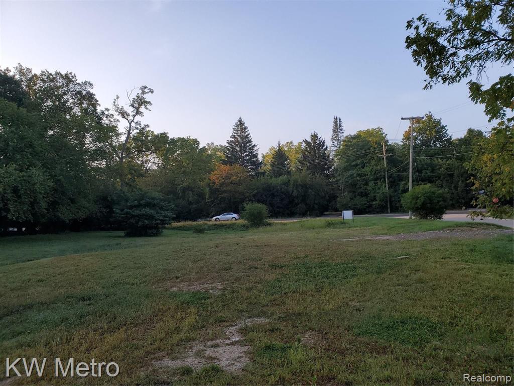 31291 Old Stage Road Bingham Farms, MI 48025 - Photo 12 of 18