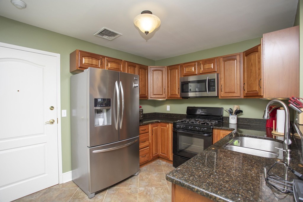 915 Hathaway Road, Unit 407 New Bedford, MA 02740 - Photo 11 of 39