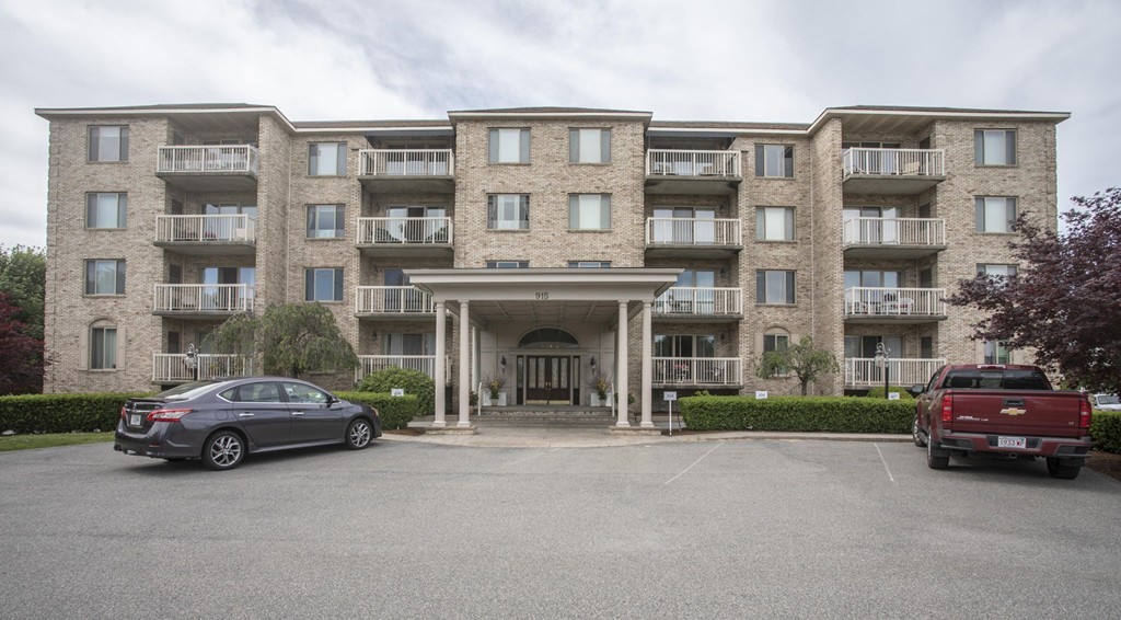 915 Hathaway Road, Unit 407 New Bedford, MA 02740 - Photo 3 of 39