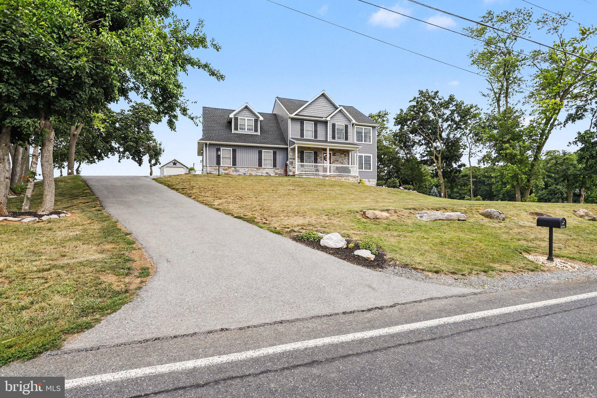 789 Colebrook Road Mount Joy, PA 17552 - Photo 3 of 44