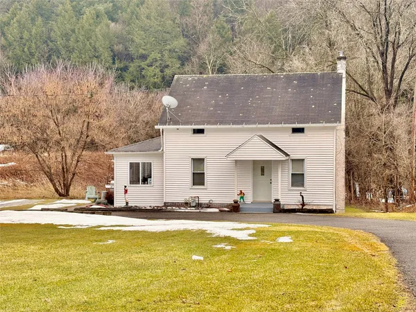 $179,900 | 1017 Day Hollow Road, Endicott, NY 13760