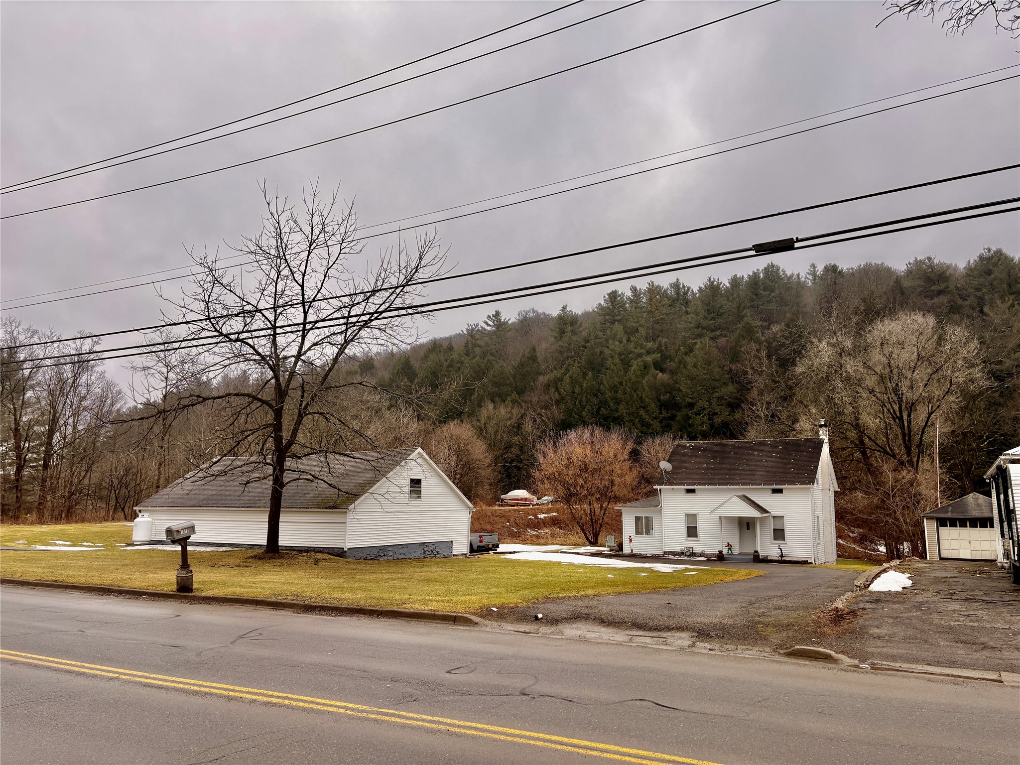 1017 Day Hollow Road Endicott, NY 13760 - Photo 4 of 36