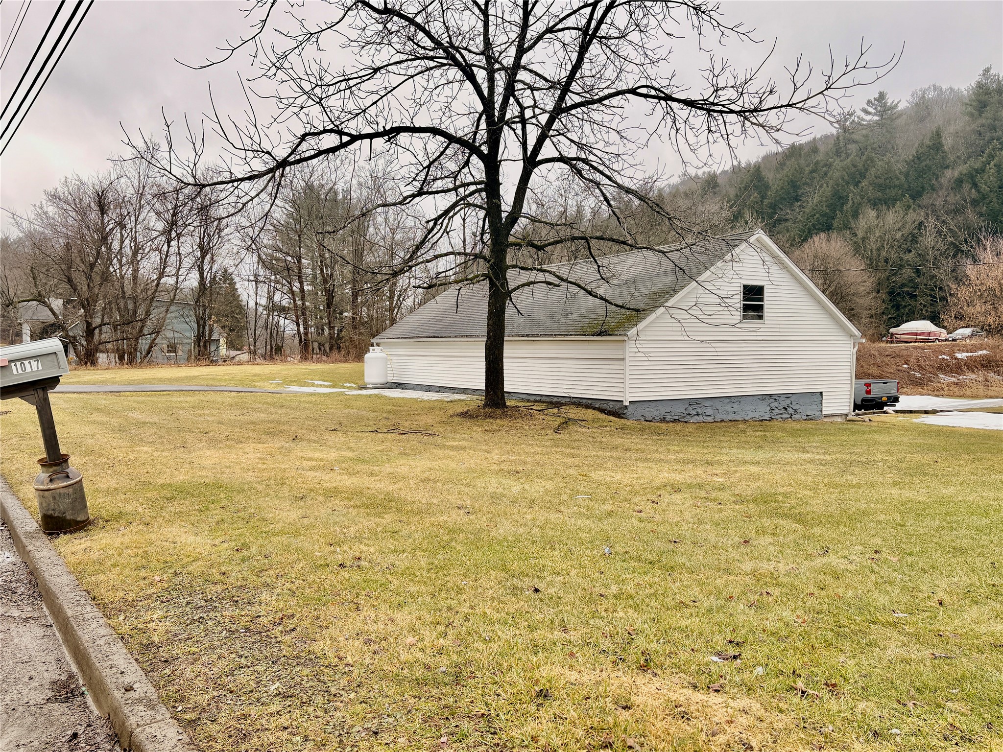 1017 Day Hollow Road Endicott, NY 13760 - Photo 8 of 36