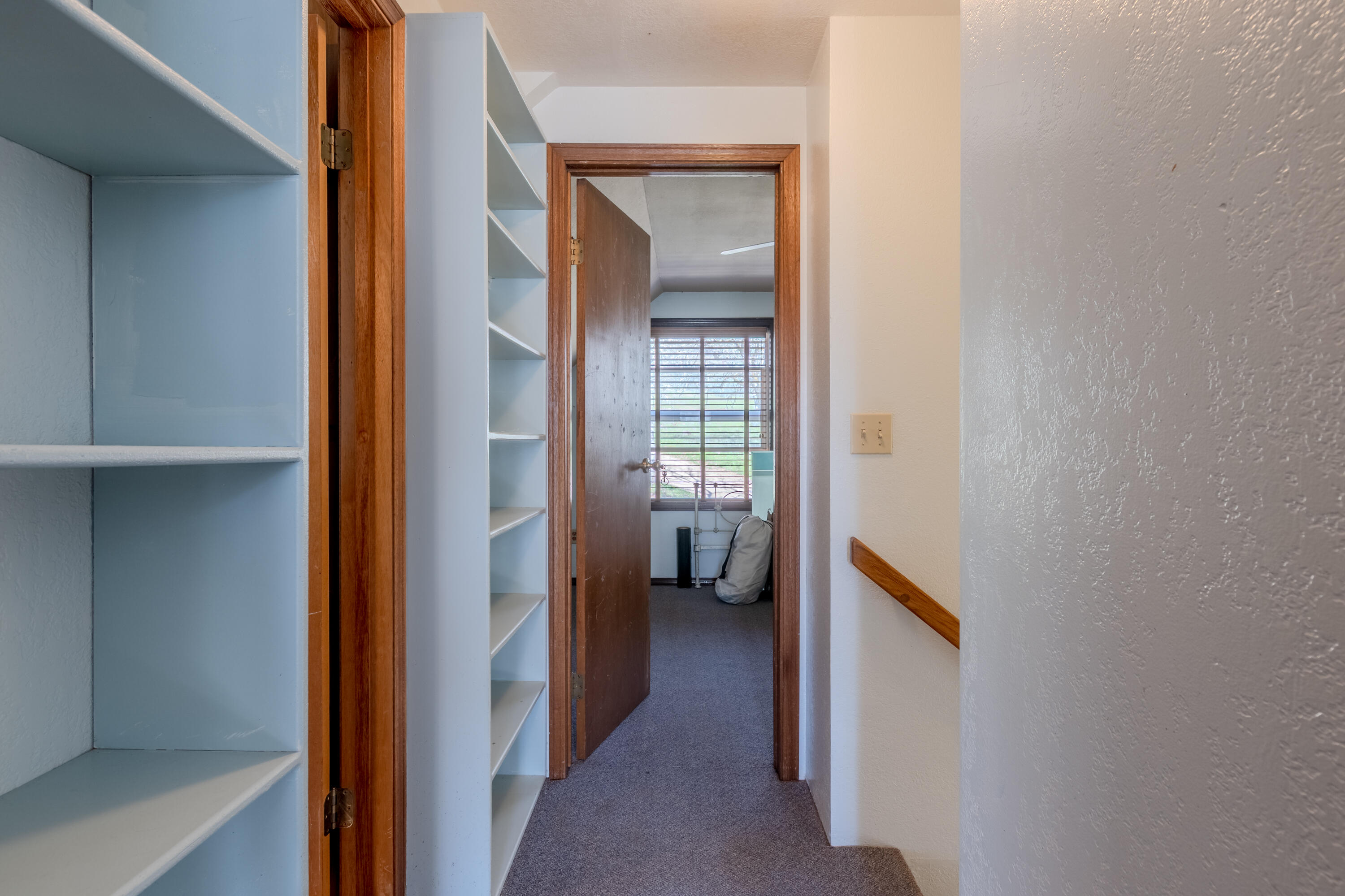 127 Lodge Road Trail, OR 97541 - Photo 19 of 37 Up Stairs Hallway
