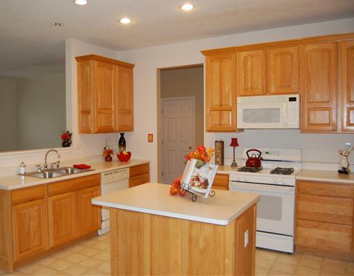 312 Allison Road Gibsonia, PA 15044 - Photo 4 of 18 Kitchen.