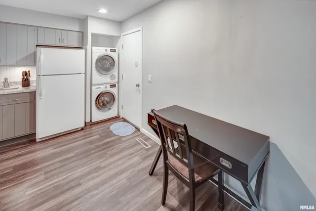 $1,999 | 3625 34th Street, Moline, IL 61265