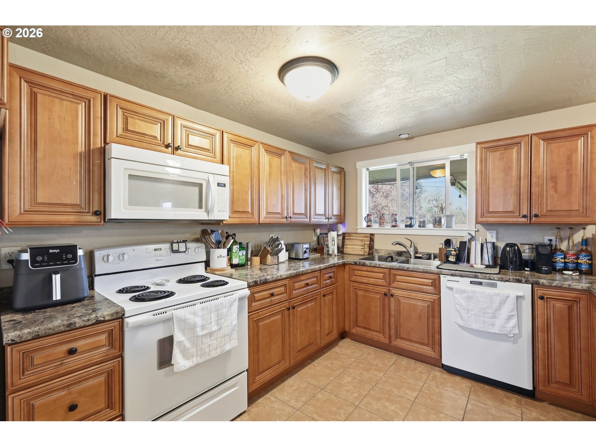 76 Woodlane Drive Springfield, OR 97477 - Photo 15 of 42